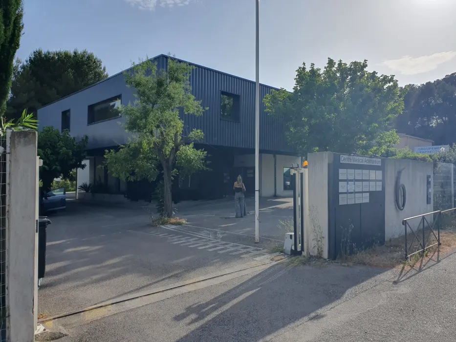 Entrée du Cabinet L'Adamantium